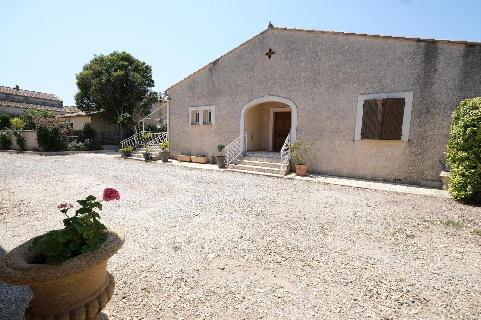 Pretty Detached House With Swimming Pool In The Village Of Mouries Exterior photo